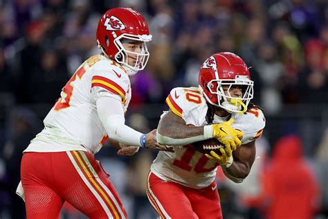 Vineland, NJ HS Grad Scores TD For Chiefs To Return To Super Bowl