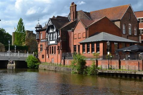 River Medway just east of The Big... © David Martin :: Geograph Britain and Ireland