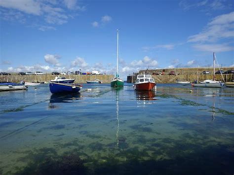 Mousehole Harbour (Ports and Harbour Images)