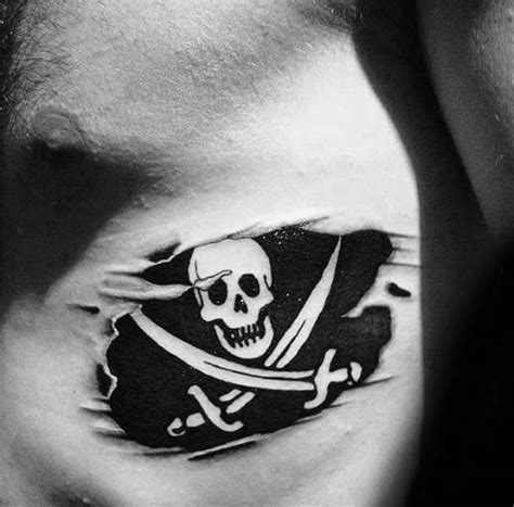 38 Tatuajes con la bandera o símbolo pirata (y su significado)