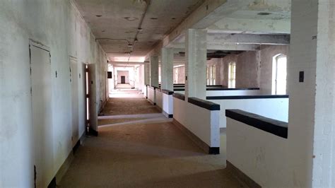 Top floor of Rusk State Hospital in Rusk, TX [5248x2952] : r/AbandonedPorn