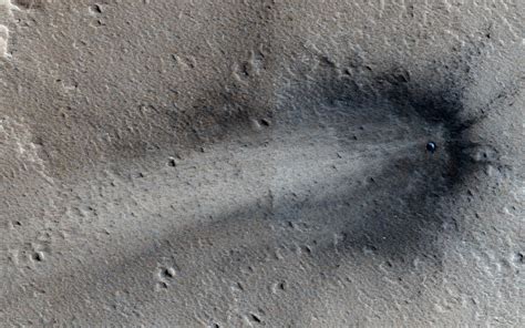 Fresh Crater on Mars Spied by NASA Spacecraft (Photo) | Space