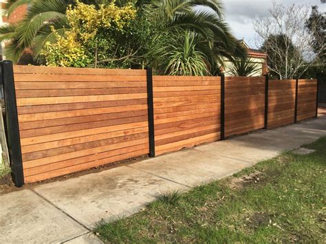 Merbau front feature fence, steel posts, horizontal merbau front fence, timber fencing | Modern ...