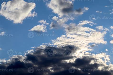 Stunning dark cloud formations right before a thunderstorm 10289598 ...