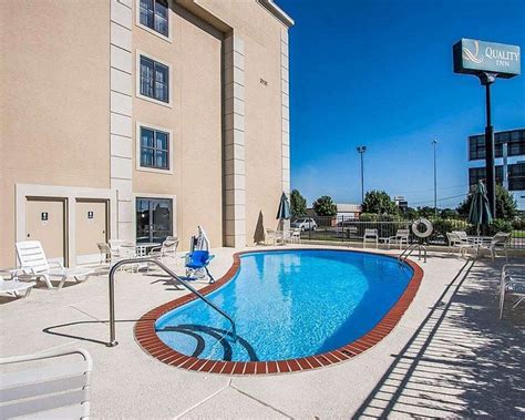 Quality Inn Murfreesboro-University Area Pool: Pictures & Reviews ...