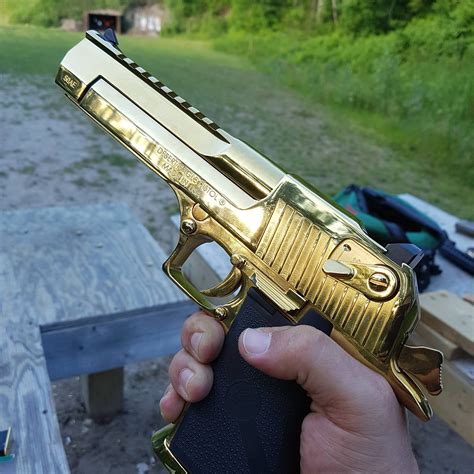 [MW] Finally got to shoot a golden Deagle! : r/CallOfDuty