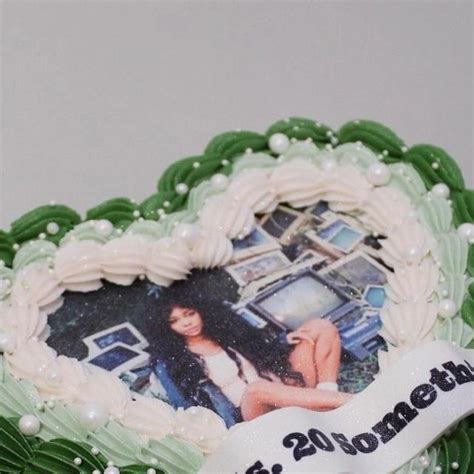 nyny💕 on Instagram: "this cake is so cute 😍🎂 @sza" in 2024 | Sza ...