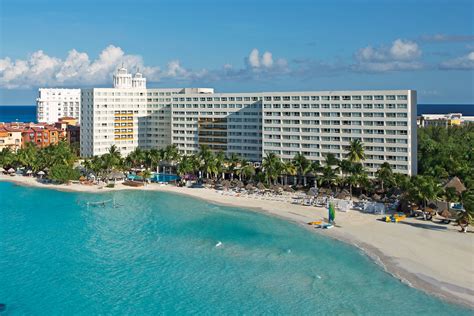 Classic Resorts | Dreams Sands Cancun Resort & Spa