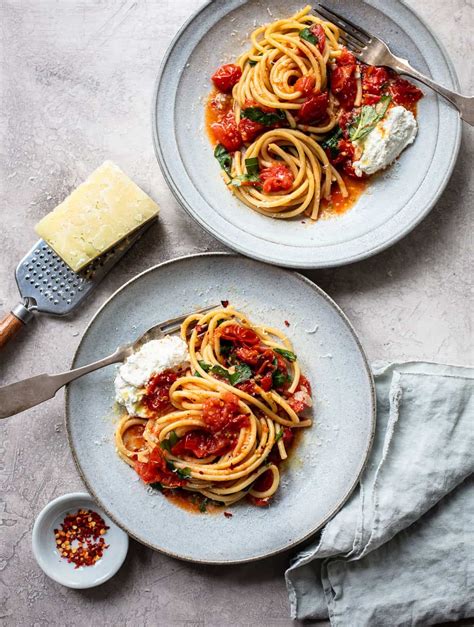 Bucatini Pasta with Sheet Pan Tomato Sauce | Familystyle Food