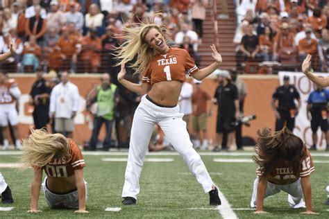 Texas Longhorns cheerleaders : r/cheerleaders