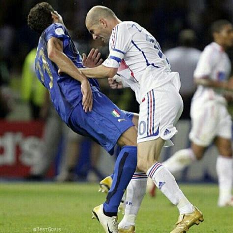 Like if you remember ☝️ #Zidane #HeadButt | Voetbal, Fotografie