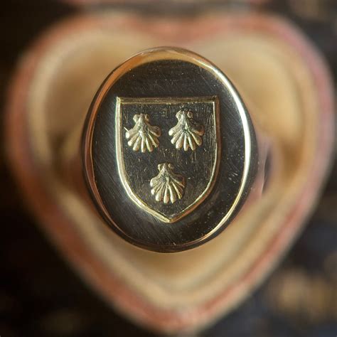 19th C. 18k Gold Earle / Earl Family Crest Signet Ring - Etsy