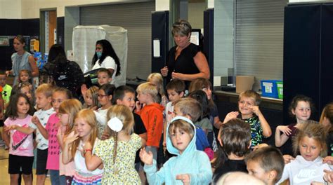 Mill Hall Elementary hosts hundreds for Grandparents Day | News, Sports, Jobs - The Express