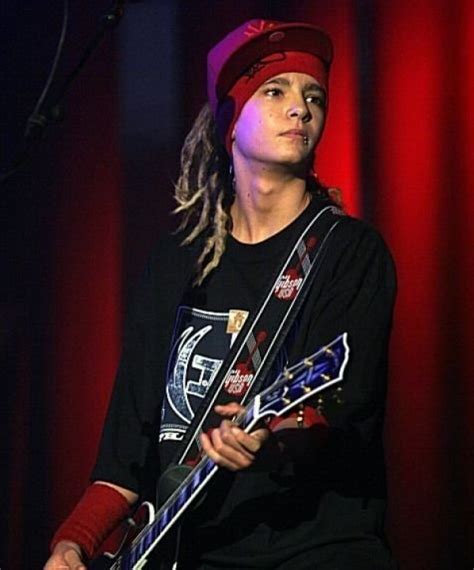 Tom Kaulitz .. ♥ - Guitar Photo (17809744) - Fanpop