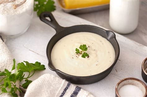 How to Make a Basic White Sauce (Béchamel) | Recipe | White sauce ...