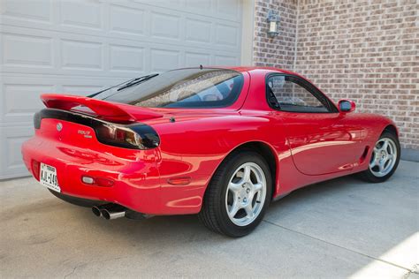 This Is What A Pristine Mazda RX-7 FD With 9,500 Miles Looks Like | Carscoops