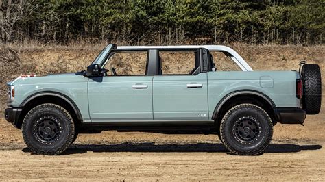 Ford Bronco pickup truck coming to Jeep Gladiator: report – TricksFast