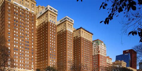 Hotels in Chicago, Illinois | Hilton Chicago | Historic Hotels of America