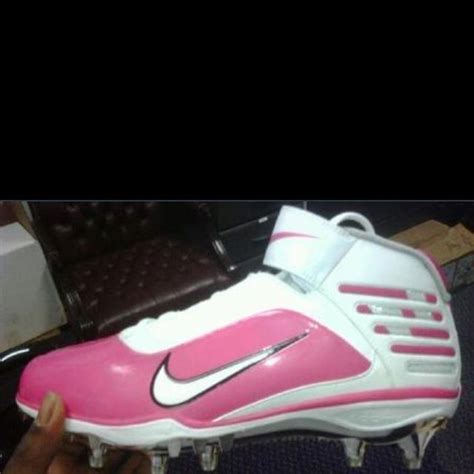 I WANT THESE PINK SOFTBALL CLEATS!! | Softball cleats, Cleats, Sneakers nike