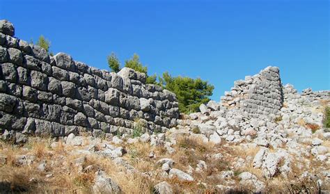 Hidden and little known places: Cyclopean Walls of Ancient Krani , Greece