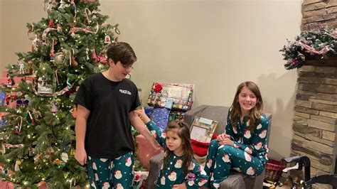 Kid’s Opening Christmas Presents 🎁 LIVE - YouTube