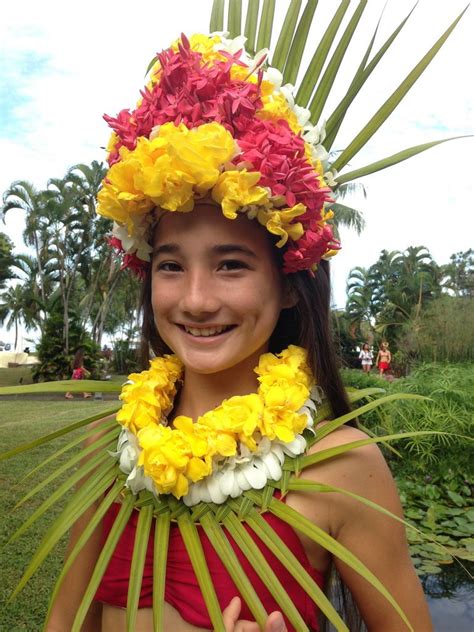 Pin by Marissa Quevedo on Ori Tahiti | Tahitian costumes, Tahiti, Hula girl