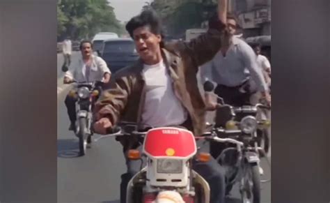 Shah Rukh Khan Points Out The Obvious In His Deewana Bike Scene. See His LOL Reply To Fan's Tweet