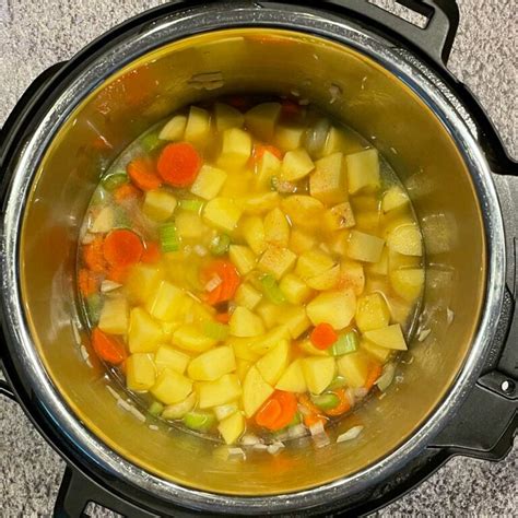 Instant Pot Potato Soup (Vegan) - Culinary Shades