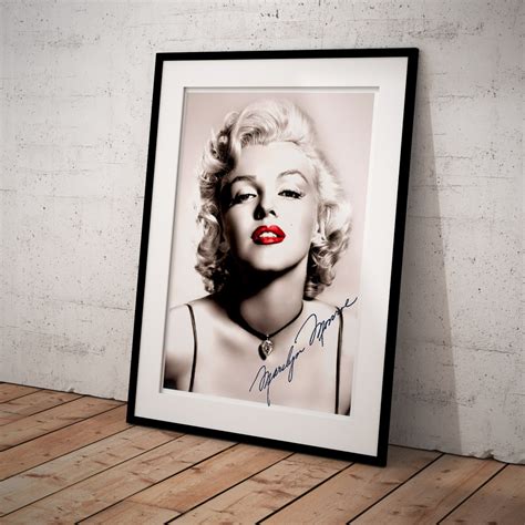 Marilyn Monroe signed Photograph | Hollywood Star Photographic Poster | Just Posters