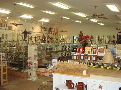 File:Gift shop interior.jpg - Wikimedia Commons