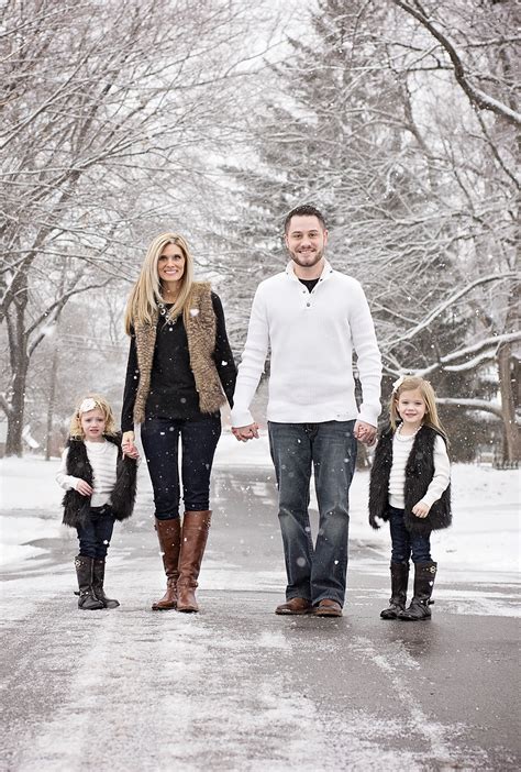 Family Photoshoot Outfits Winter - Nature Photo HD