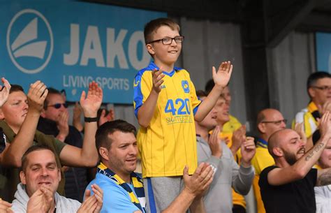 Torquay United fans at Hungerford - Devon Live