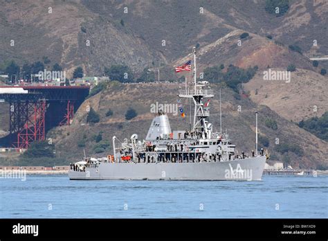 Mine countermeasure ship uss chief mcm 14 hi-res stock photography and ...