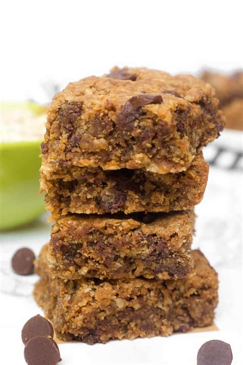 Healthy Peanut Butter Oatmeal Bars with Chocolate Chips - Healthy Liv