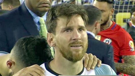 Una imagen desgarradora: Messi llorando tras perder otra vez la Copa América - Diario Hoy En la ...