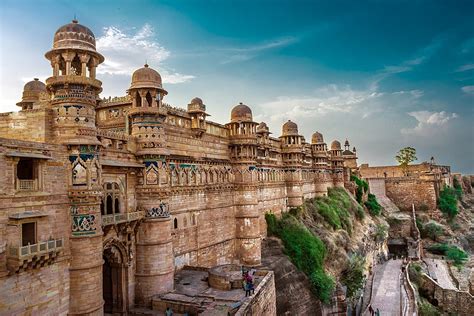 10 Great Forts to Explore in India