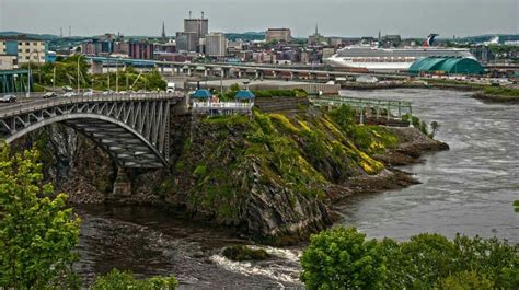 Reversing Falls bridge on the Saint John River | St john, New brunswick, River