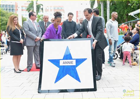 Quvenzhane Wallis Celebrates 'Annie' at Walk of Fame Ceremony in Miami ...