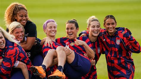 USMNT, USWNT agree to new contracts with equal pay provisions - Sports ...