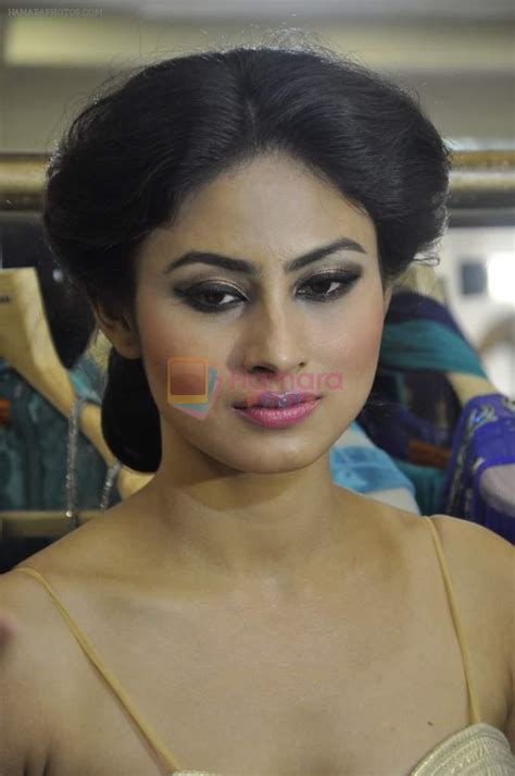 Mouni Roy at Rohit Verma's bridal fashion shoot in Khar, Mumbai on 19th Aug 2013 / Mouni Roy ...