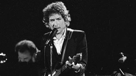 Bob Dylan Prevails in Lawsuit Filed by Estate of 'Desire' Co-Writer ...