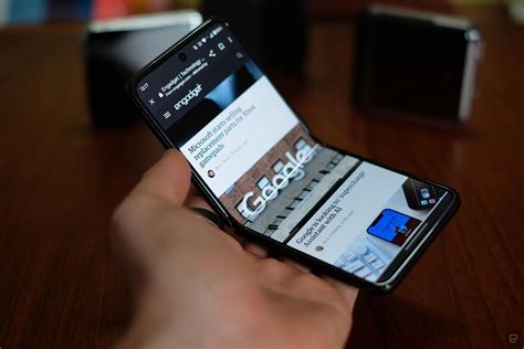 Motorola Razr (2023) review: A midrange foldable that underwhelms | Engadget