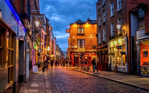 Temple Bar in Dublin, Ireland - Be sure to plan your visit!