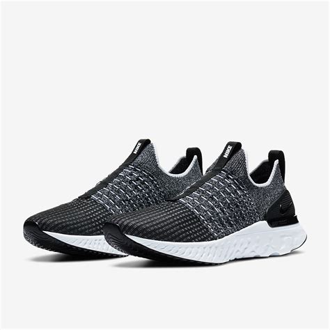 Nike React Phantom Run Flyknit 2 - Black/White - Mens Shoes