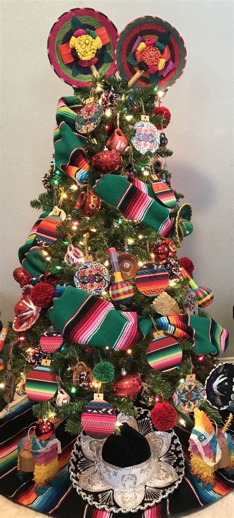 Mexican Christmas Tree Árbol navideño | Mexico christmas, Holiday party ...