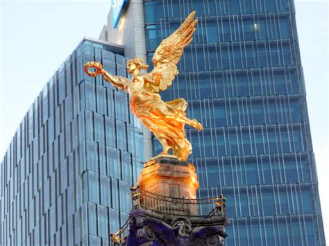 Monumento a la Independencia de México ~ Caminando por la Ciudad