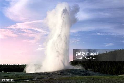 1,454 Geyser Old Faithful Stock Photos, High-Res Pictures, and Images ...