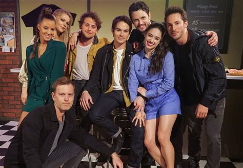 Michael Trevino on The CW's Roswell New Mexico, and Season 2 | Collider