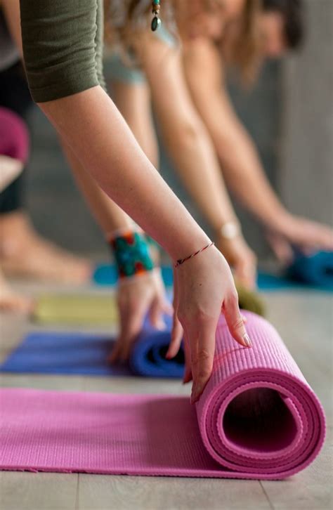 The 10 Best Yoga Mats for the Zen-Filled Practice You Need | Yoga mats ...