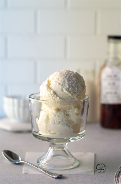 Easy Mexican Vanilla Ice Cream Recipe - Ice Cream From Scratch